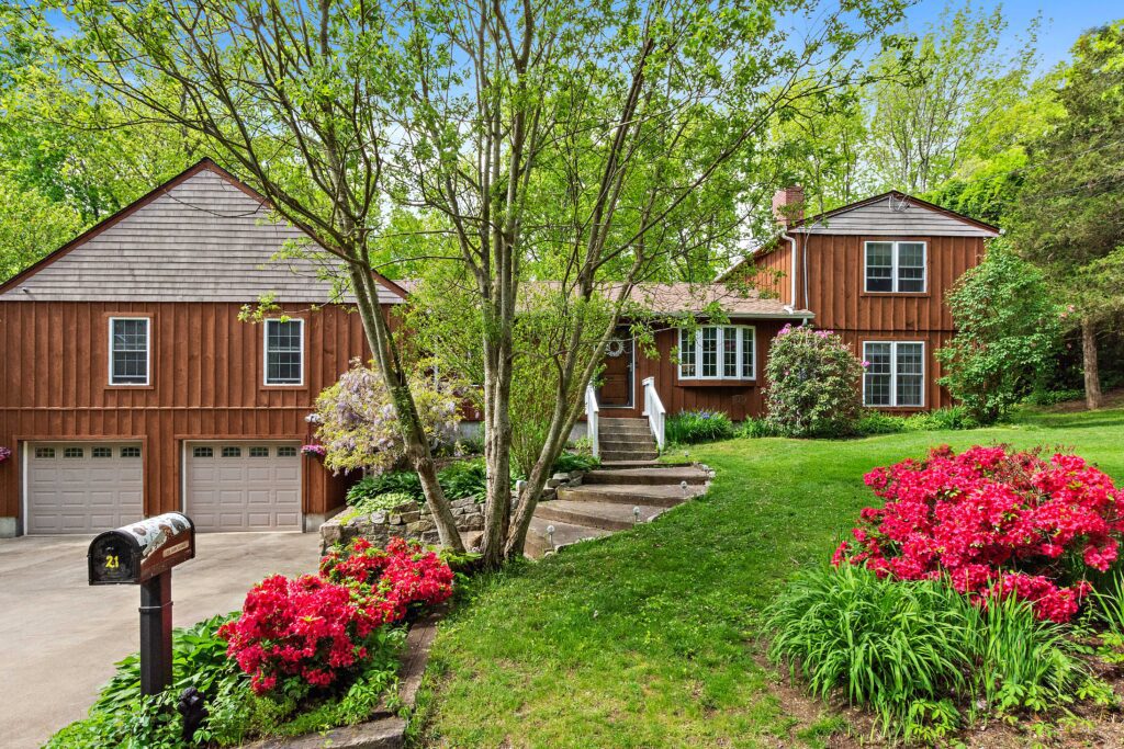 The Sunflower House Bed and Breakfast in Griswold, Connecticut