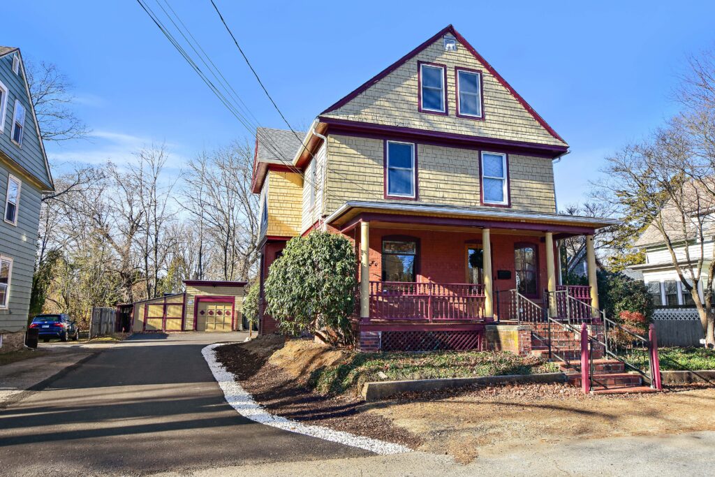 off-campus housing uconn ecsu